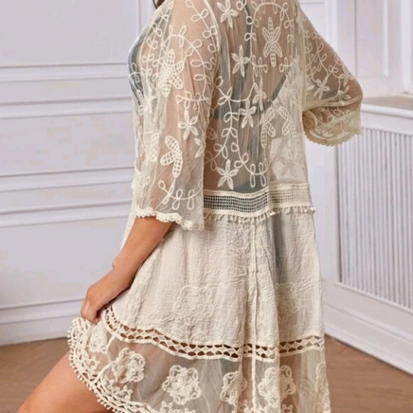 💫HP💫 Cream Boho Lace Tunic Cover Up - Picture 2 of 4